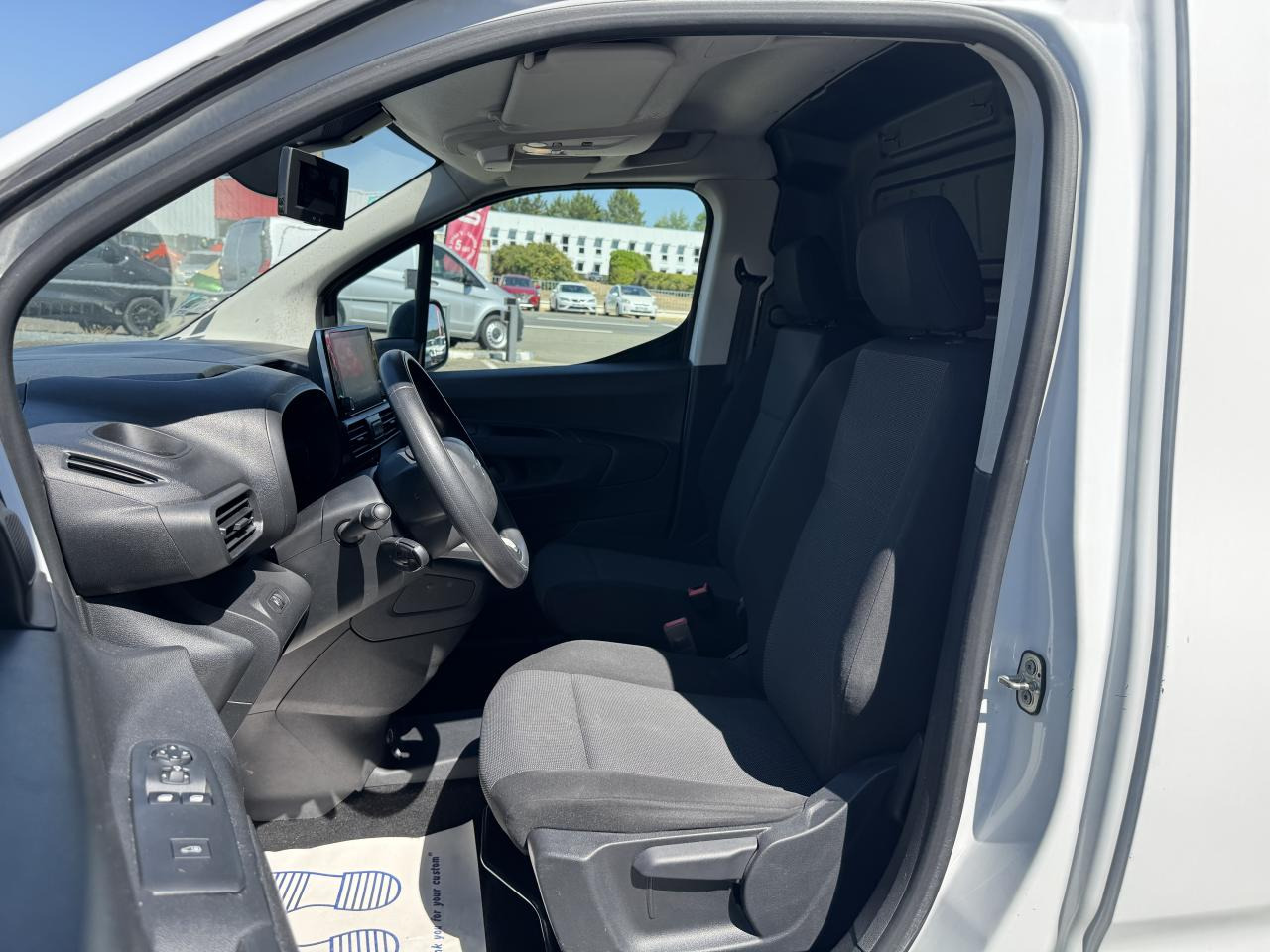 CITROEN berlingo M 650KG BLUEHDI 100 S&S DRIVER - Furgon: slika 4 CITROEN berlingo M 650KG BLUEHDI 100 S&S DRIVER - Furgon: slika 4