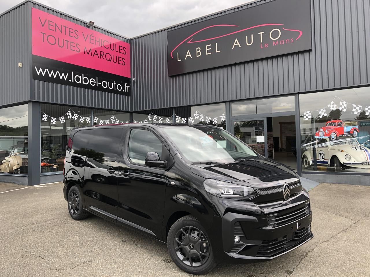 CITROEN jumpy M 2.0 BLUEHDI 180CH S&S CABINE APPROFONDIE FIXE EAT8 - Furgon: slika 2 CITROEN jumpy M 2.0 BLUEHDI 180CH S&S CABINE APPROFONDIE FIXE EAT8 - Furgon: slika 2