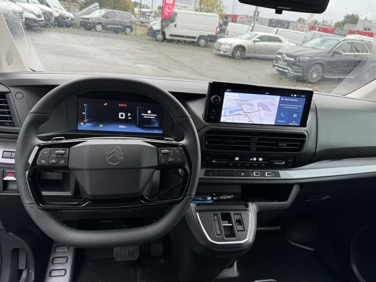 Citroen Jumpy M 2.0 BLUEHDI 180CH S&S CABINE APPROFONDIE FIXE EAT8 - Dostavno vozilo z dvojno kabino: slika 3 Citroen Jumpy M 2.0 BLUEHDI 180CH S&S CABINE APPROFONDIE FIXE EAT8 - Dostavno vozilo z dvojno kabino: slika 3