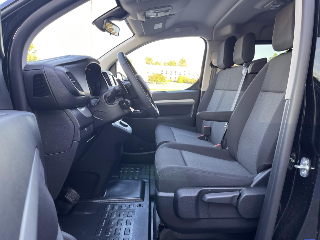 FIAT Scudo XL 2.0 BlueHDi - 180 S&S - BVA Cabine Approfondie 6 PLACES - Dostavno vozilo z dvojno kabino: slika 5 FIAT Scudo XL 2.0 BlueHDi - 180 S&S - BVA Cabine Approfondie 6 PLACES - Dostavno vozilo z dvojno kabino: slika 5