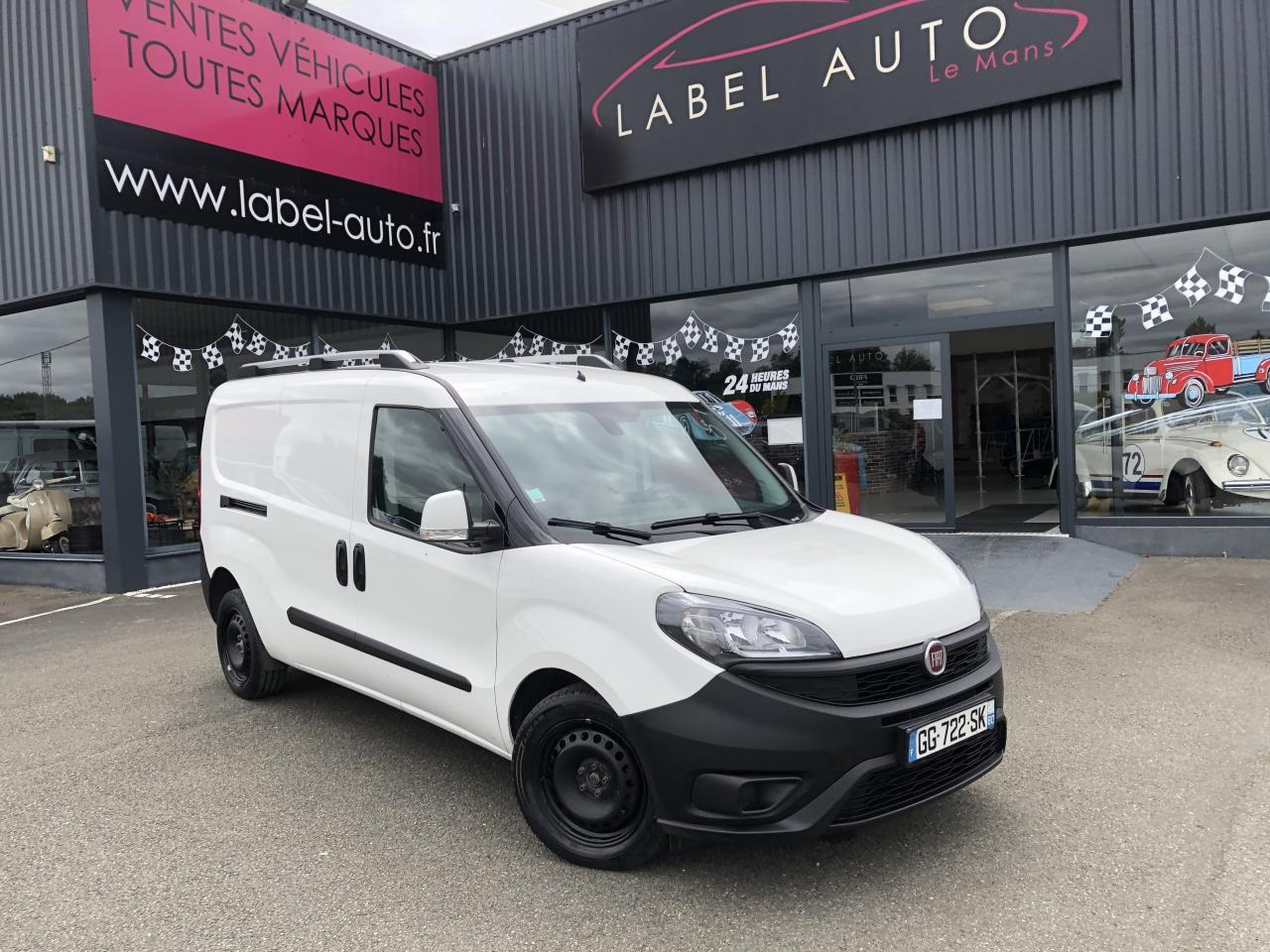 Fiat Doblo Cargo MAXI 1.6 MULTIJET 105CH 1005KG BUSINESS - Furgon: slika 1 Fiat Doblo Cargo MAXI 1.6 MULTIJET 105CH 1005KG BUSINESS - Furgon: slika 1