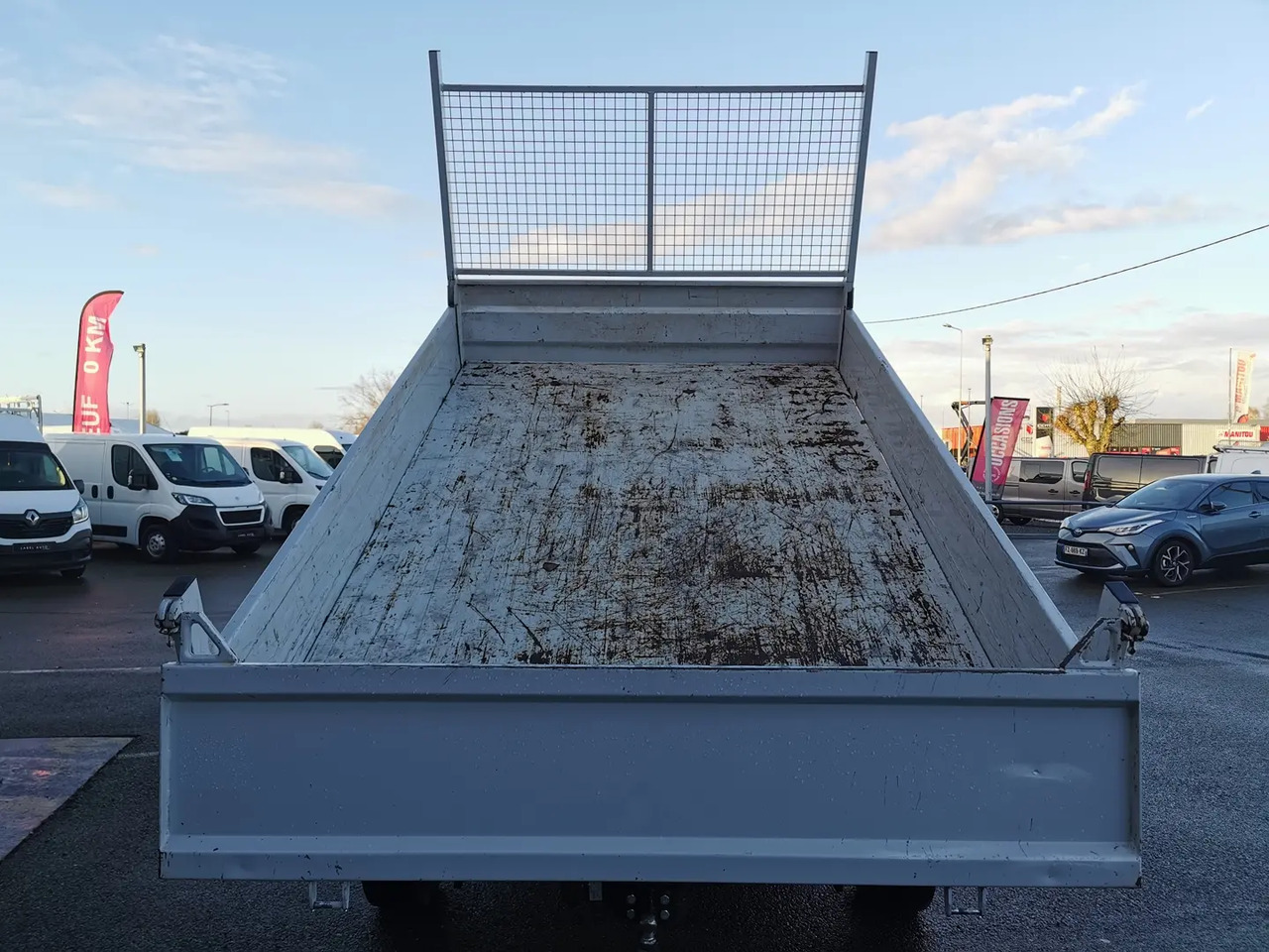 Fiat Ducato 3.5 MAXI L 2.3 MULTIJET 160CH ACIER PACK PRO NAV + COFFRE JPM E6D - Dostavno vozilo prekucnik: slika 4 Fiat Ducato 3.5 MAXI L 2.3 MULTIJET 160CH ACIER PACK PRO NAV + COFFRE JPM E6D - Dostavno vozilo prekucnik: slika 4