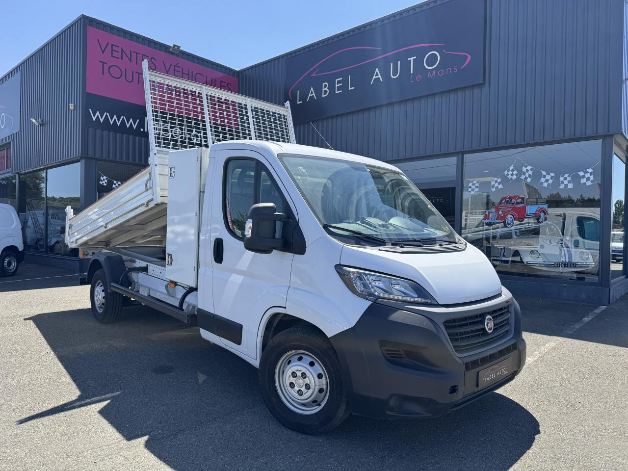 Fiat Ducato 3.5 MAXI L 2.3 MULTIJET 160CH BENNE ACIER PACK PRO NAV + COFFRE JPM - Dostavno vozilo prekucnik: slika 2 Fiat Ducato 3.5 MAXI L 2.3 MULTIJET 160CH BENNE ACIER PACK PRO NAV + COFFRE JPM - Dostavno vozilo prekucnik: slika 2