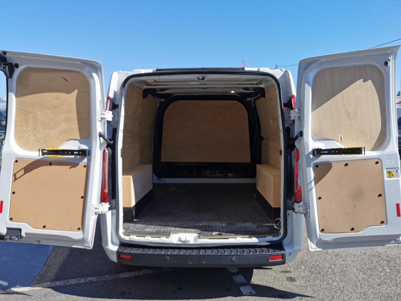 Ford Transit Custom 2.0 ECOBLUE MHEV - 130CH TREND BUSINESS - Mali kombi: slika 3 Ford Transit Custom 2.0 ECOBLUE MHEV - 130CH TREND BUSINESS - Mali kombi: slika 3