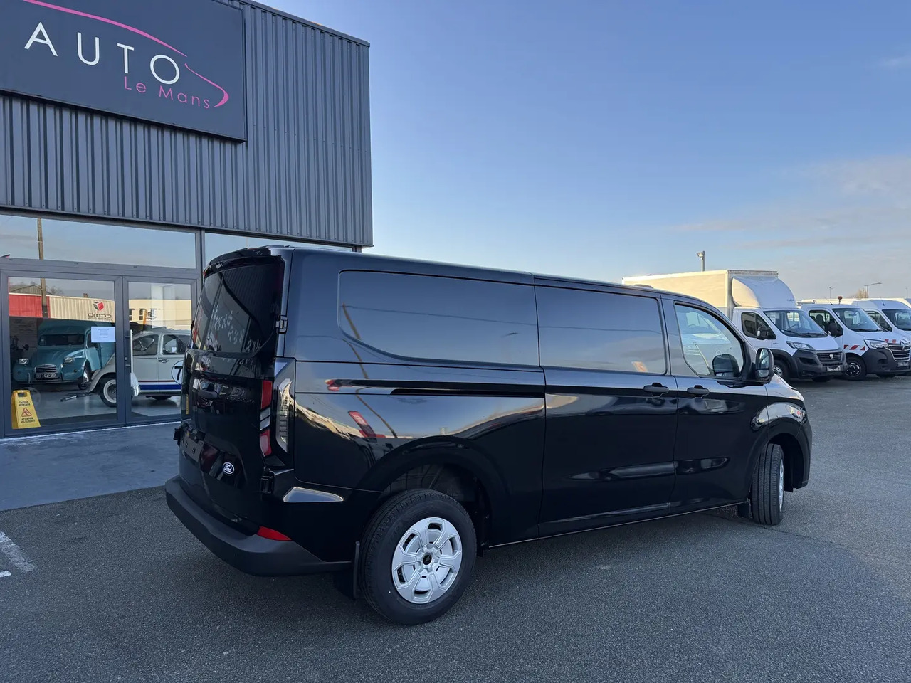 Ford Transit Custom 320 L2H1 2.0 ECOBLUE 170CH TREND BVA8 - Furgon: slika 5 Ford Transit Custom 320 L2H1 2.0 ECOBLUE 170CH TREND BVA8 - Furgon: slika 5