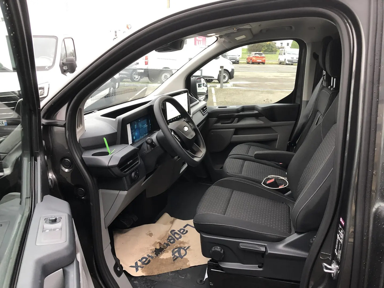 Ford Transit Custom 320 L2H1 2.0 ECOBLUE 170CH TREND BVA8 - Furgon: slika 4 Ford Transit Custom 320 L2H1 2.0 ECOBLUE 170CH TREND BVA8 - Furgon: slika 4