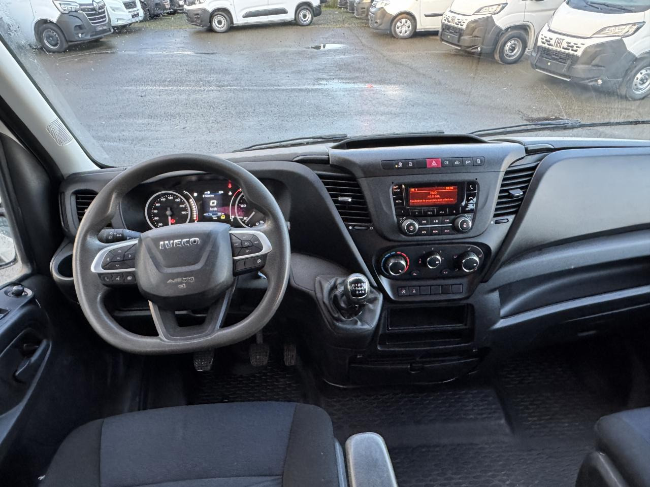 IVECO DAILY 35C14 BENNE COFFRE DOUBLE CABINE RJ 6 places - Dostavno vozilo prekucnik, Dostavno vozilo z dvojno kabino: slika 4 IVECO DAILY 35C14 BENNE COFFRE DOUBLE CABINE RJ 6 places - Dostavno vozilo prekucnik, Dostavno vozilo z dvojno kabino: slika 4