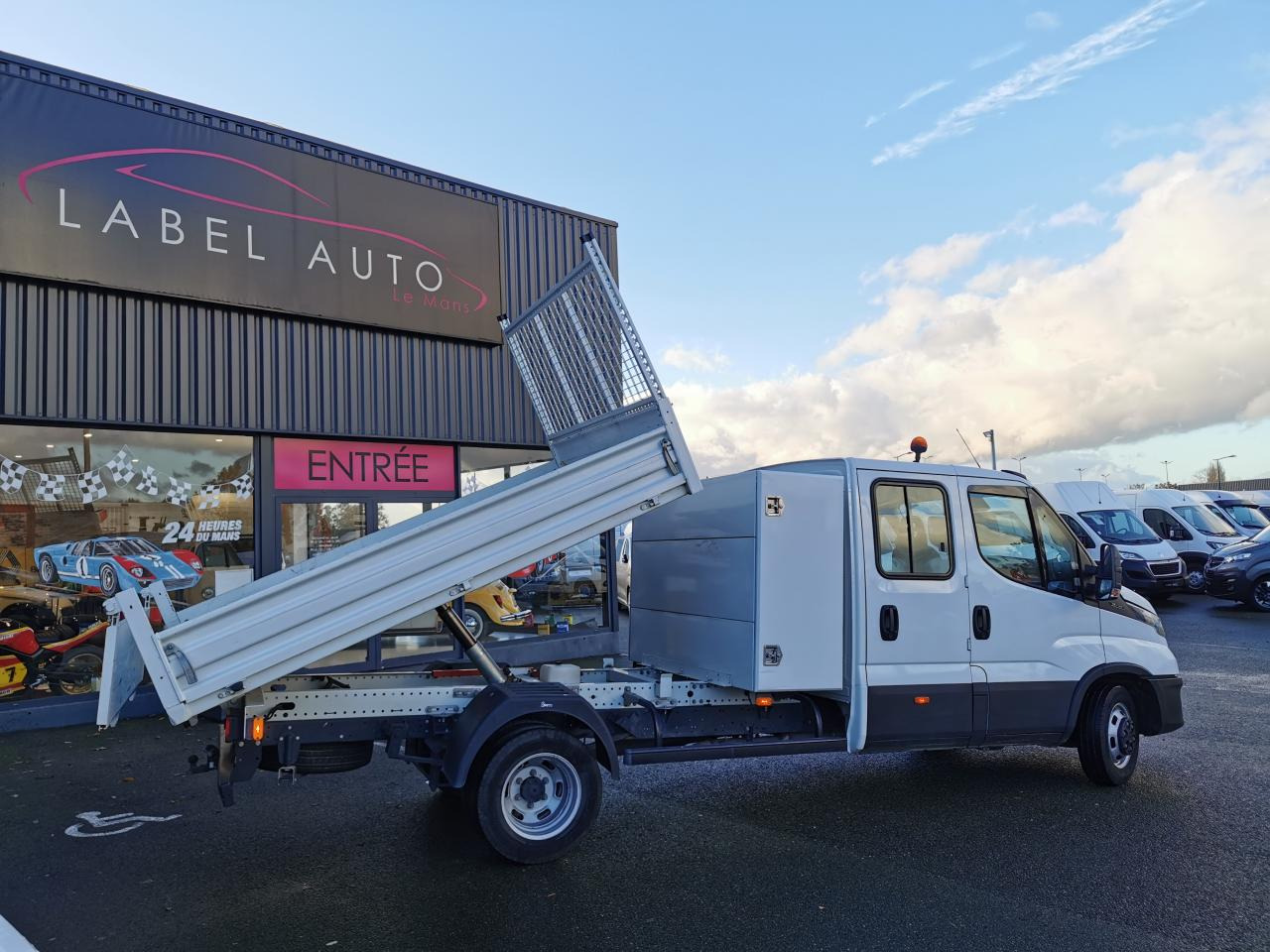 IVECO Daily 35 C 14H D/P S&S (Quad-Tor) CHASSIS DOUBLE CABINE 2014 35C/35S CHASSIS CABINE DOUBLE Chas - Dostavno vozilo prekucnik, Dostavno vozilo z dvojno kabino: slika 5 IVECO Daily 35 C 14H D/P S&S (Quad-Tor) CHASSIS DOUBLE CABINE 2014 35C/35S CHASSIS CABINE DOUBLE Chas - Dostavno vozilo prekucnik, Dostavno vozilo z dvojno kabino: slika 5