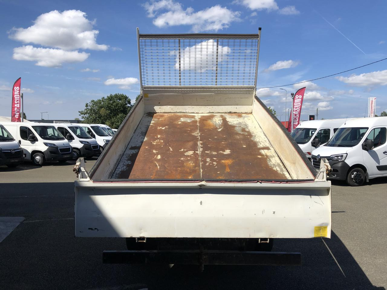 IVECO Daily 35C14 3T5 BENNE + COFFRE RJ 2.3L 140CH - Dostavno vozilo prekucnik: slika 3 IVECO Daily 35C14 3T5 BENNE + COFFRE RJ 2.3L 140CH - Dostavno vozilo prekucnik: slika 3