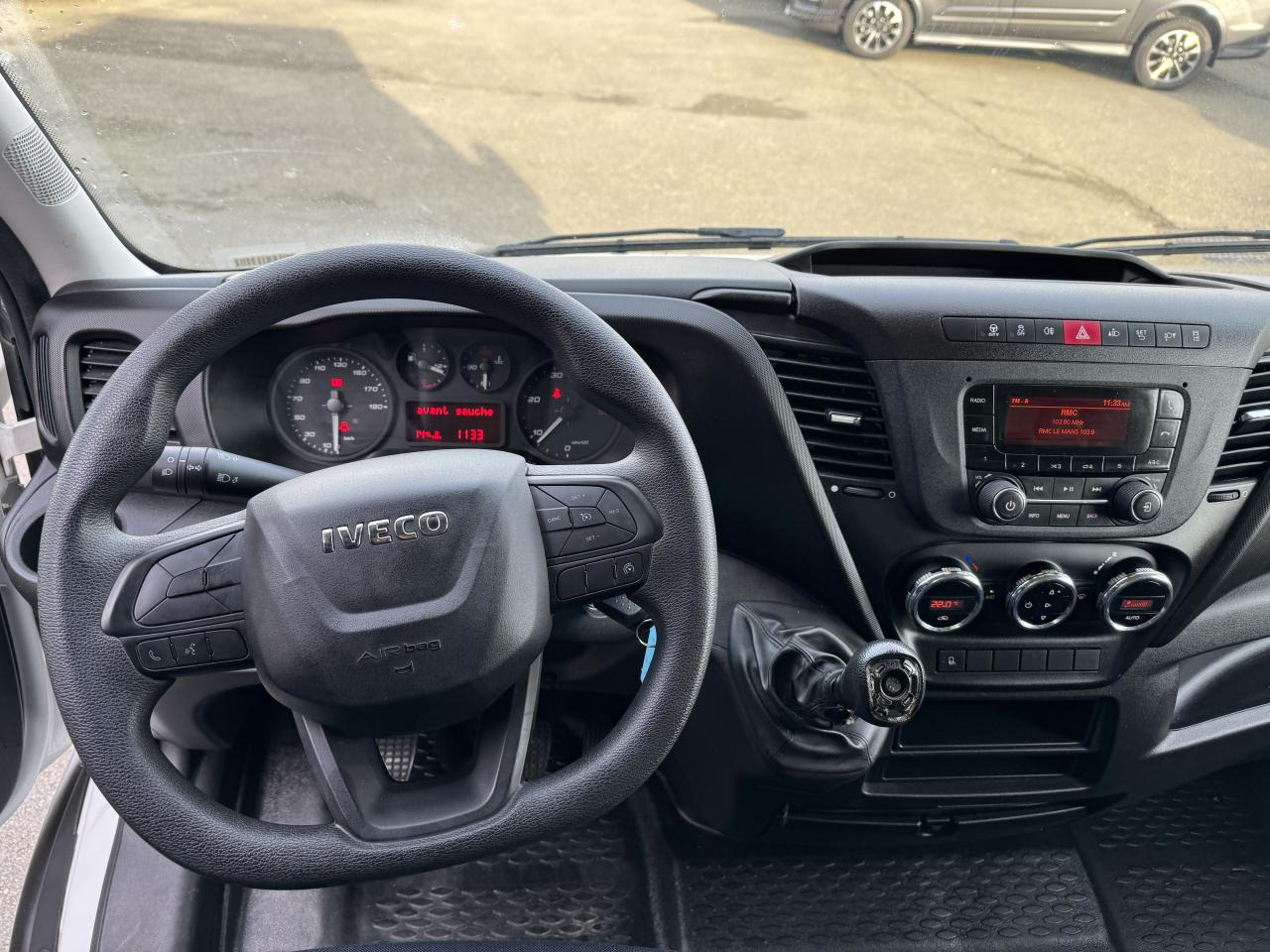 IVECO Daily 35C16 CAISSE HAYON 20M3 RJ 3.0L 160CH - Dostavno vozilo z zabojnikom: slika 4 IVECO Daily 35C16 CAISSE HAYON 20M3 RJ 3.0L 160CH - Dostavno vozilo z zabojnikom: slika 4