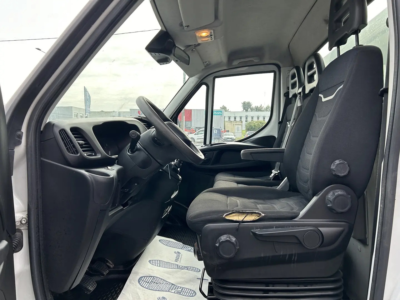 Iveco Daily 35C14 D EMPATTEMENT 3750 - Dostavno vozilo prekucnik: slika 5 Iveco Daily 35C14 D EMPATTEMENT 3750 - Dostavno vozilo prekucnik: slika 5