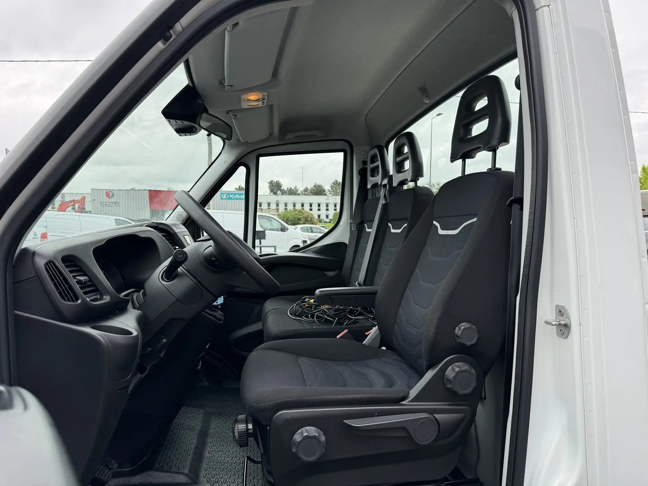 Iveco Daily 35C16H3.0 EMPATTEMENT 4100 - Vlečno vozilo: slika 5 Iveco Daily 35C16H3.0 EMPATTEMENT 4100 - Vlečno vozilo: slika 5