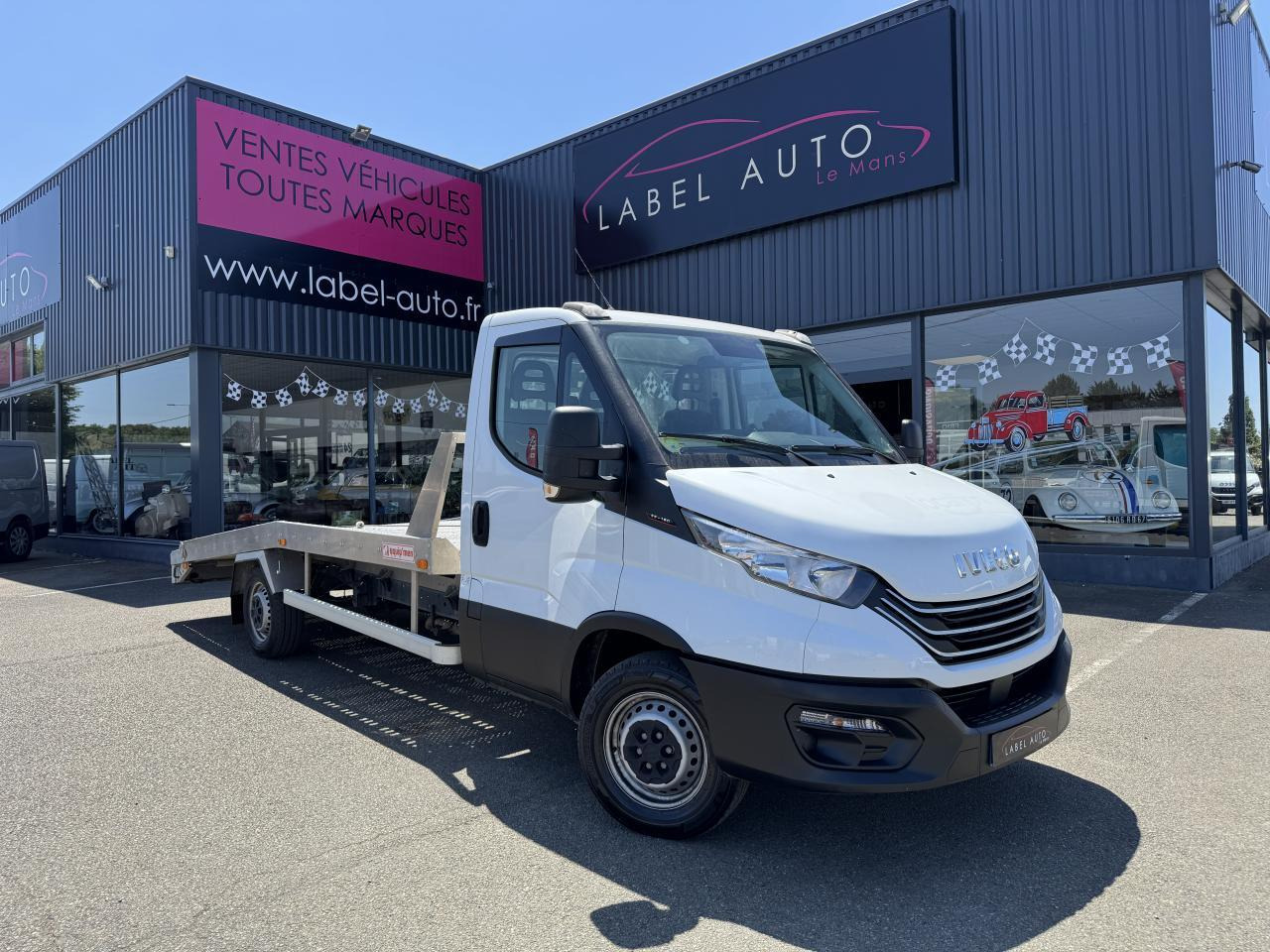Iveco Daily IVECO PORTE VOITURE DEPANNEUSE 35 S 16 3L0 160 CH EMPATTEMENT 4100 PLATEAU FIX ALU EQUIP - Vlečno vozilo: slika 2 Iveco Daily IVECO PORTE VOITURE DEPANNEUSE 35 S 16 3L0 160 CH EMPATTEMENT 4100 PLATEAU FIX ALU EQUIP - Vlečno vozilo: slika 2