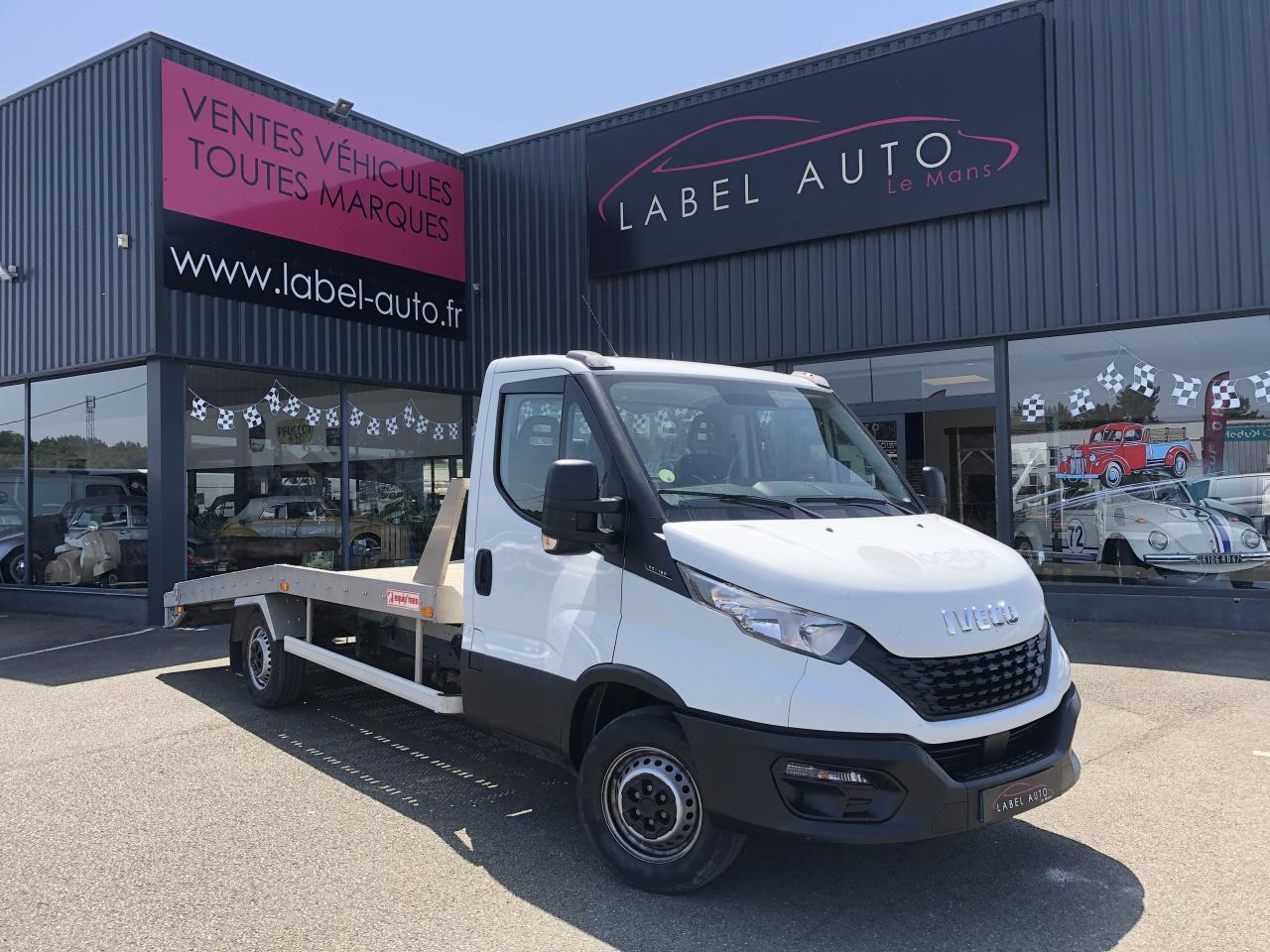 Iveco Daily IVECO PORTE VOITURE DEPANNEUSE 35 S 16 3L0 160 CH EMPATTEMENT 4100 PLATEAU FIX ALU EQUIP M - Tovornjak avtotransporter: slika 2 Iveco Daily IVECO PORTE VOITURE DEPANNEUSE 35 S 16 3L0 160 CH EMPATTEMENT 4100 PLATEAU FIX ALU EQUIP M - Tovornjak avtotransporter: slika 2