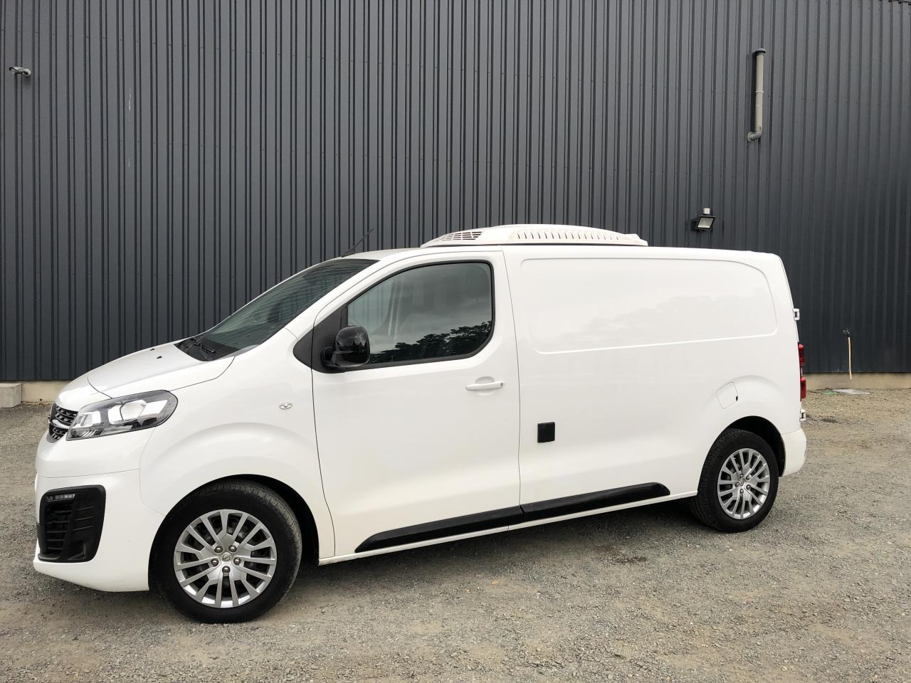 OPEL VIVARO 2.0 D 145CH FRIGORIFIQUE POSITIF THERMOKING - Hladilno vozilo: slika 2 OPEL VIVARO 2.0 D 145CH FRIGORIFIQUE POSITIF THERMOKING - Hladilno vozilo: slika 2