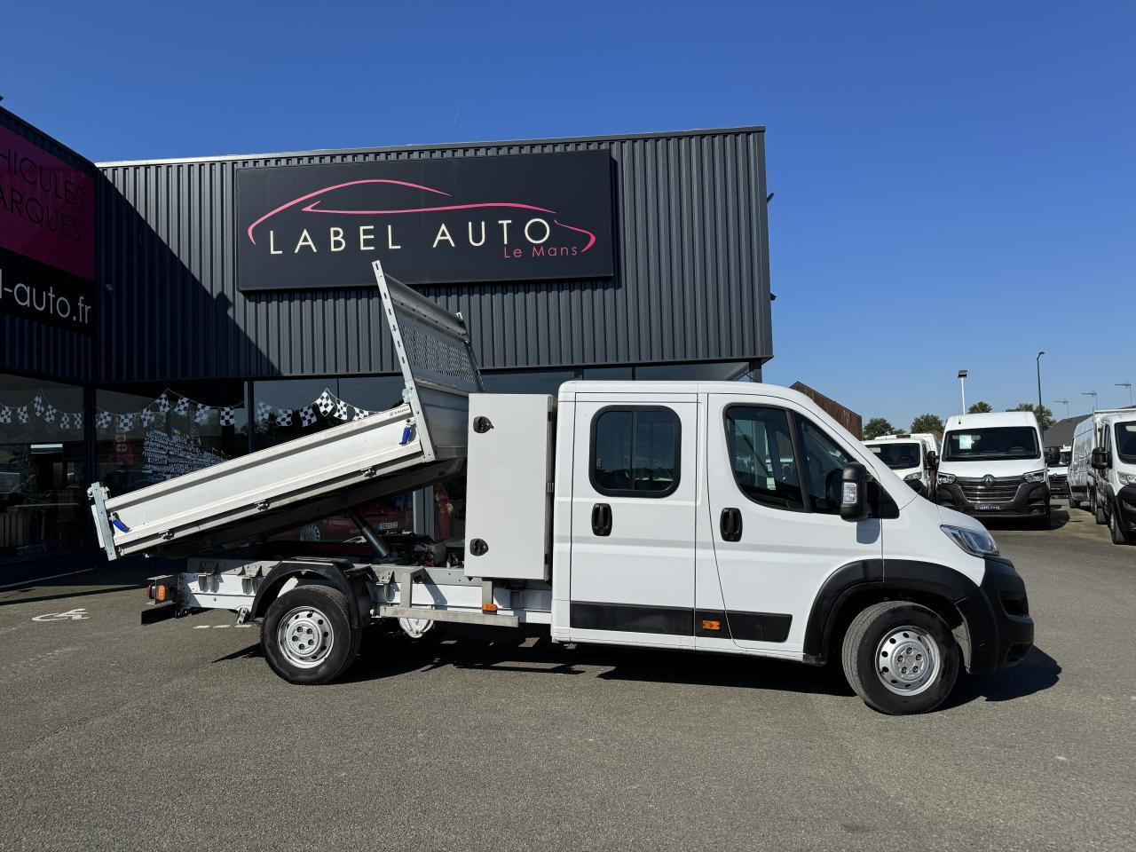 Opel Movano combi 165CH BLUEHDI S&S BENNE COFFRE DOUBLE CABINE 6 PLACES - Dostavno vozilo prekucnik: slika 1 Opel Movano combi 165CH BLUEHDI S&S BENNE COFFRE DOUBLE CABINE 6 PLACES - Dostavno vozilo prekucnik: slika 1