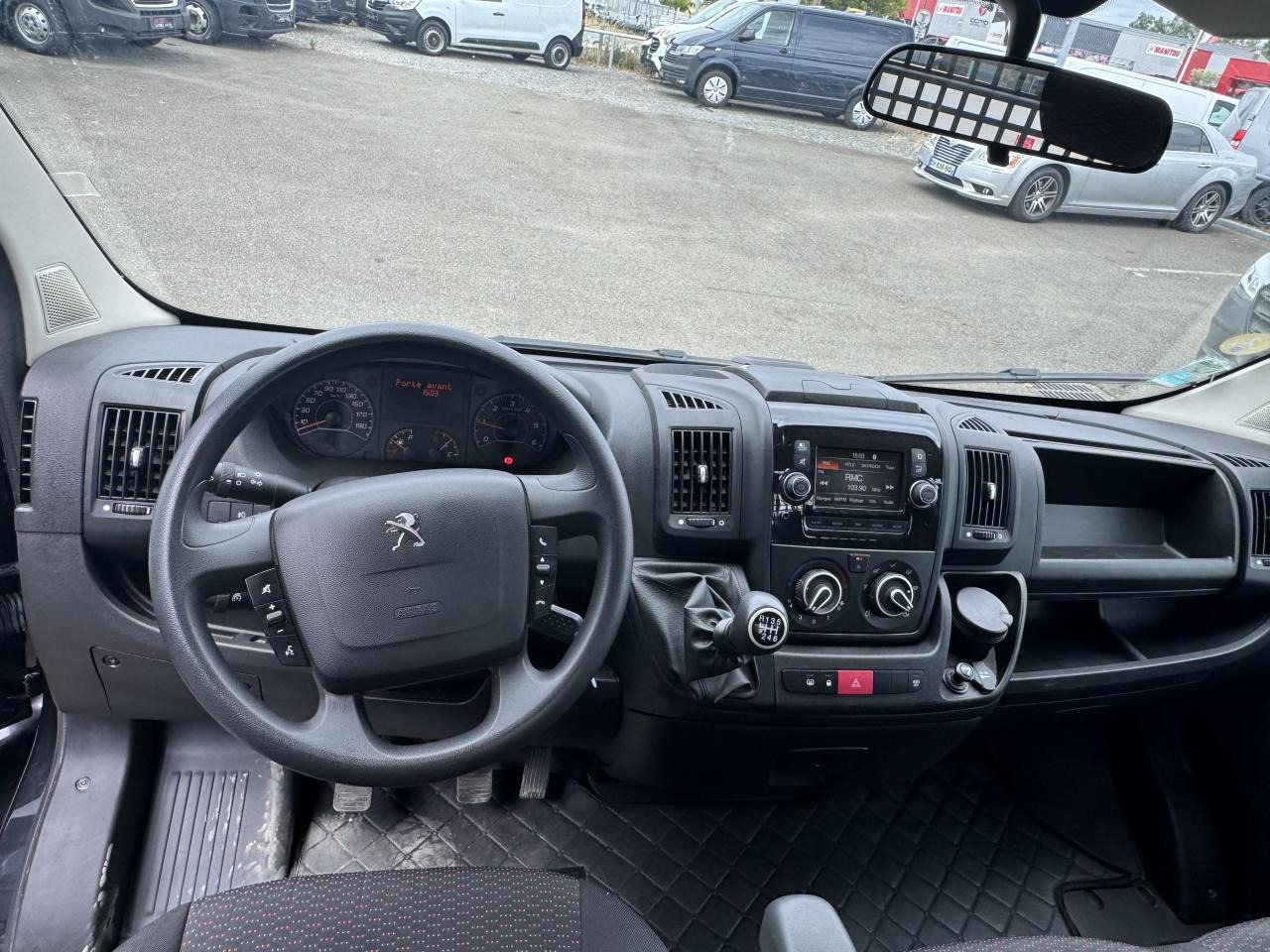PEUGEOT BOXER 3T5 PLATEAU 4M20 2.2 HDI 140 CH PREMIUM - Dostavno vozilo s kesonom: slika 3 PEUGEOT BOXER 3T5 PLATEAU 4M20 2.2 HDI 140 CH PREMIUM - Dostavno vozilo s kesonom: slika 3