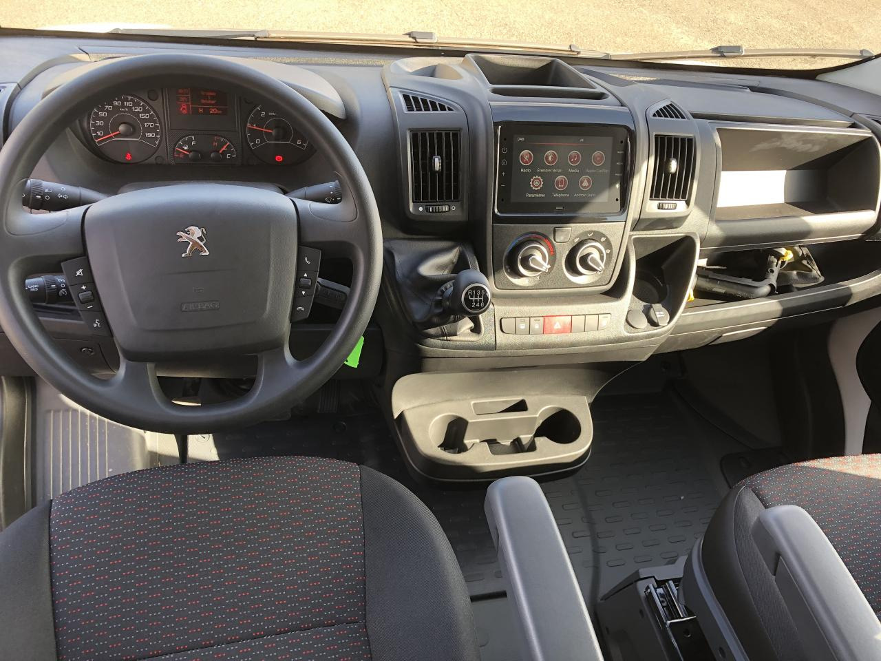 PEUGEOT Boxer 3.5t L4H2 2.2 HDi S&S Maxi - 140 III CABINE APPROFONDIE PHASE - Furgon: slika 2 PEUGEOT Boxer 3.5t L4H2 2.2 HDi S&S Maxi - 140 III CABINE APPROFONDIE PHASE - Furgon: slika 2