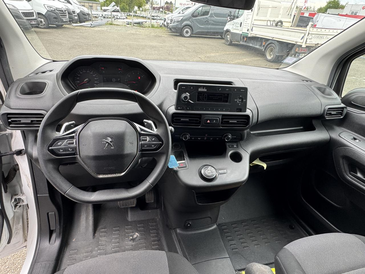 PEUGEOT PARTNER M 650 KG 1.5 HDI 130 CH EAT-8 2 PL PREMIUM - Furgon: slika 3 PEUGEOT PARTNER M 650 KG 1.5 HDI 130 CH EAT-8 2 PL PREMIUM - Furgon: slika 3