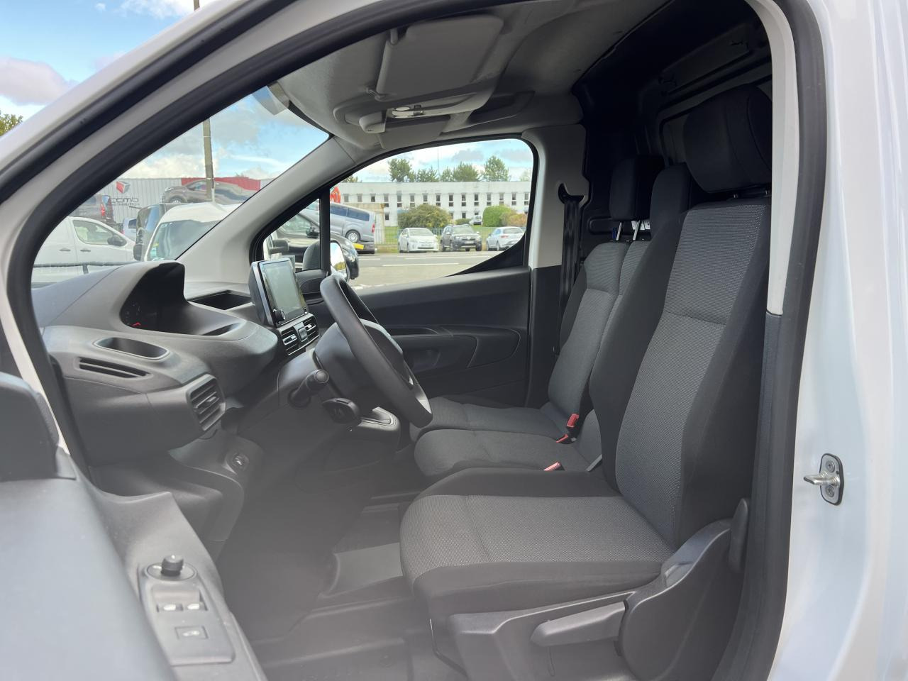PEUGEOT PARTNER M 650KG 1.5 HDI 100CH ASPHALT 3 PLACES - Furgon: slika 5 PEUGEOT PARTNER M 650KG 1.5 HDI 100CH ASPHALT 3 PLACES - Furgon: slika 5
