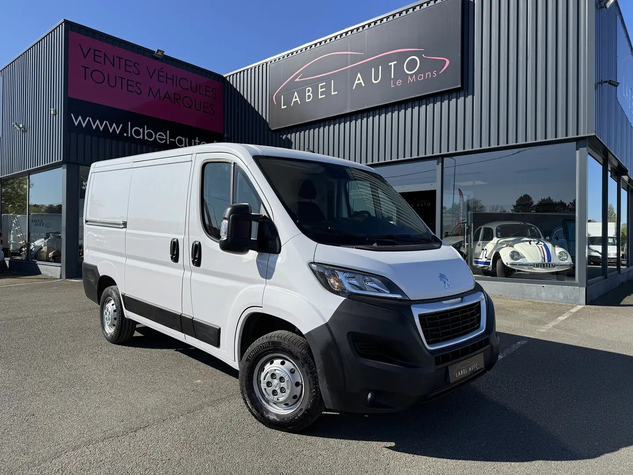 Peugeot Boxer 333 L1H1 2.2 BLUEHDI S&S 140CH ASPHALT - Furgon: slika 1 Peugeot Boxer 333 L1H1 2.2 BLUEHDI S&S 140CH ASPHALT - Furgon: slika 1