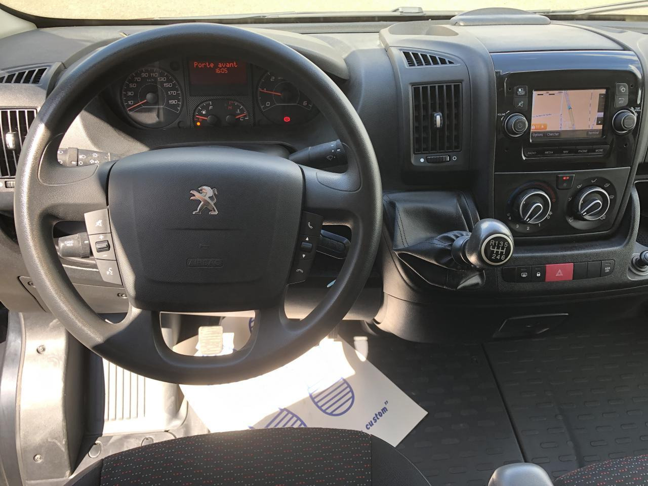 Peugeot Boxer Premium 335 L2H2 2.2 BlueHDi 165CH - Furgon: slika 3 Peugeot Boxer Premium 335 L2H2 2.2 BlueHDi 165CH - Furgon: slika 3