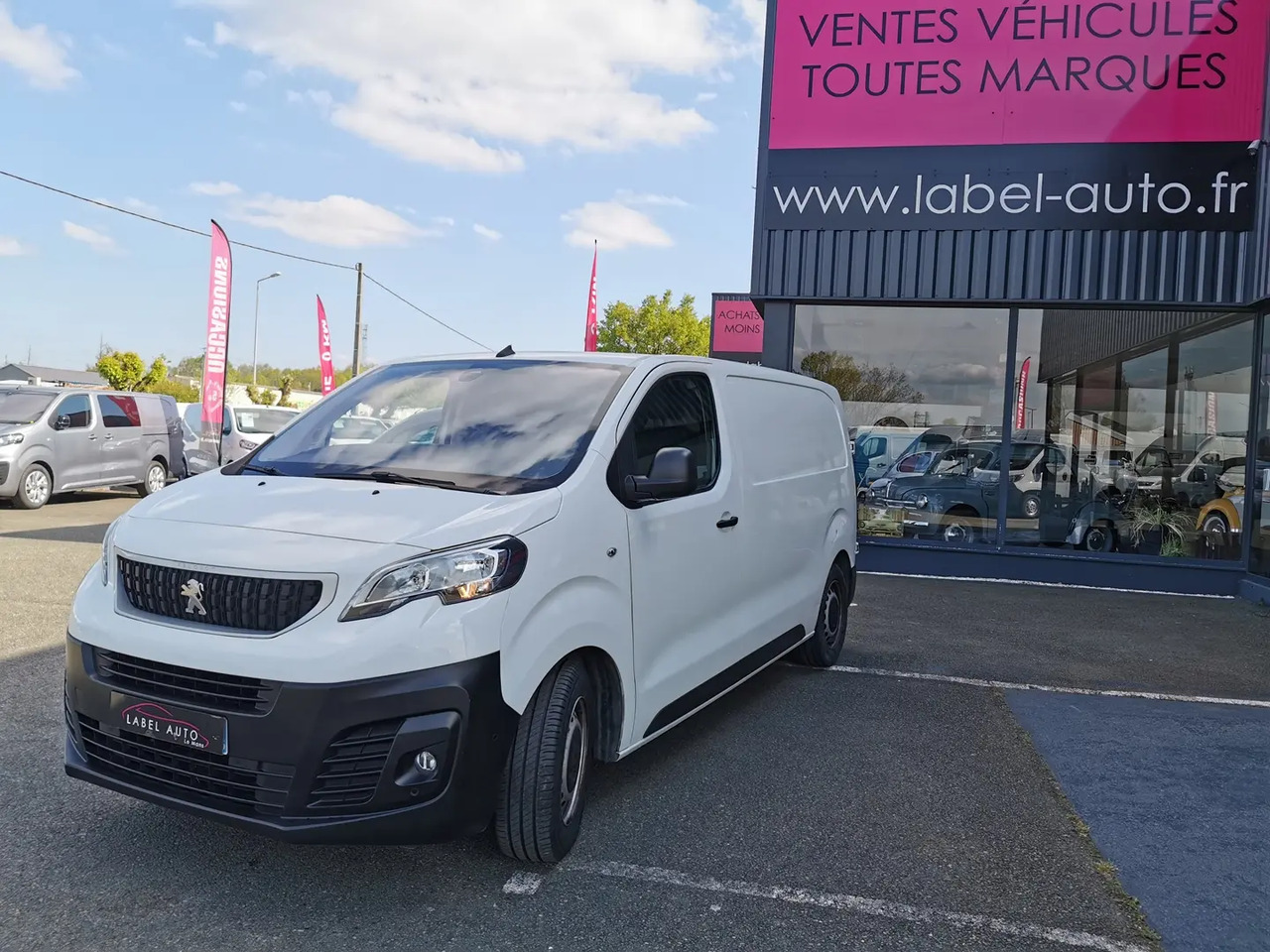 Peugeot Expert LONG 2.0 BLUEHDI 180CH S&S ASPHALT EAT8 - Furgon: slika 5 Peugeot Expert LONG 2.0 BLUEHDI 180CH S&S ASPHALT EAT8 - Furgon: slika 5