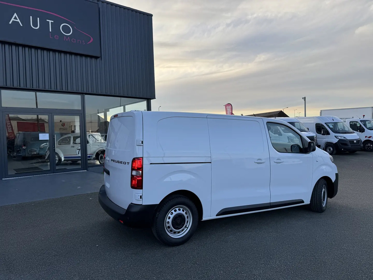 Peugeot Expert M 2.0 BLUEHDI 180CH S&S EAT8 - Mali kombi: slika 5 Peugeot Expert M 2.0 BLUEHDI 180CH S&S EAT8 - Mali kombi: slika 5