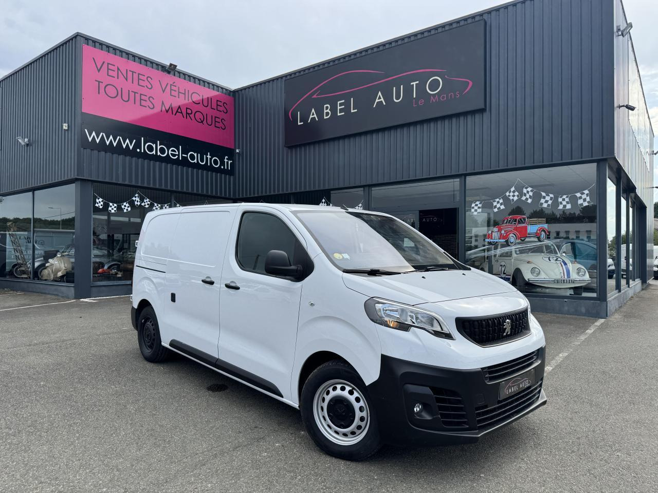 Peugeot Expert STANDARD 2.0 BLUEHDI 180CH S&S ASPHALT EAT8 - Furgon: slika 1 Peugeot Expert STANDARD 2.0 BLUEHDI 180CH S&S ASPHALT EAT8 - Furgon: slika 1