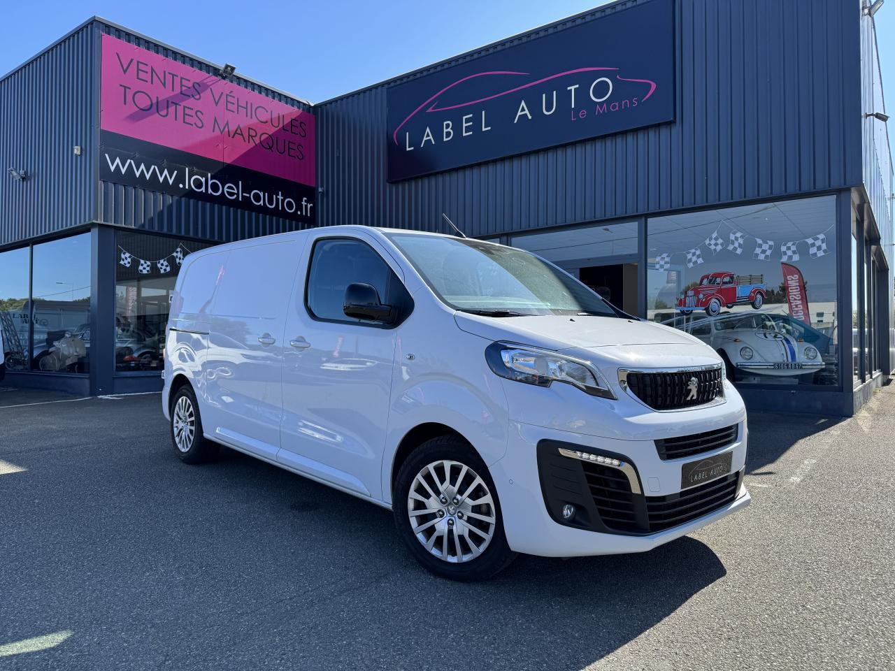Peugeot Expert Standard 2.0 BlueHDi - 145 S&S - BV EAT8 III FOURGON Fourgon Asphalt PHASE 1 - Furgon: slika 1 Peugeot Expert Standard 2.0 BlueHDi - 145 S&S - BV EAT8 III FOURGON Fourgon Asphalt PHASE 1 - Furgon: slika 1
