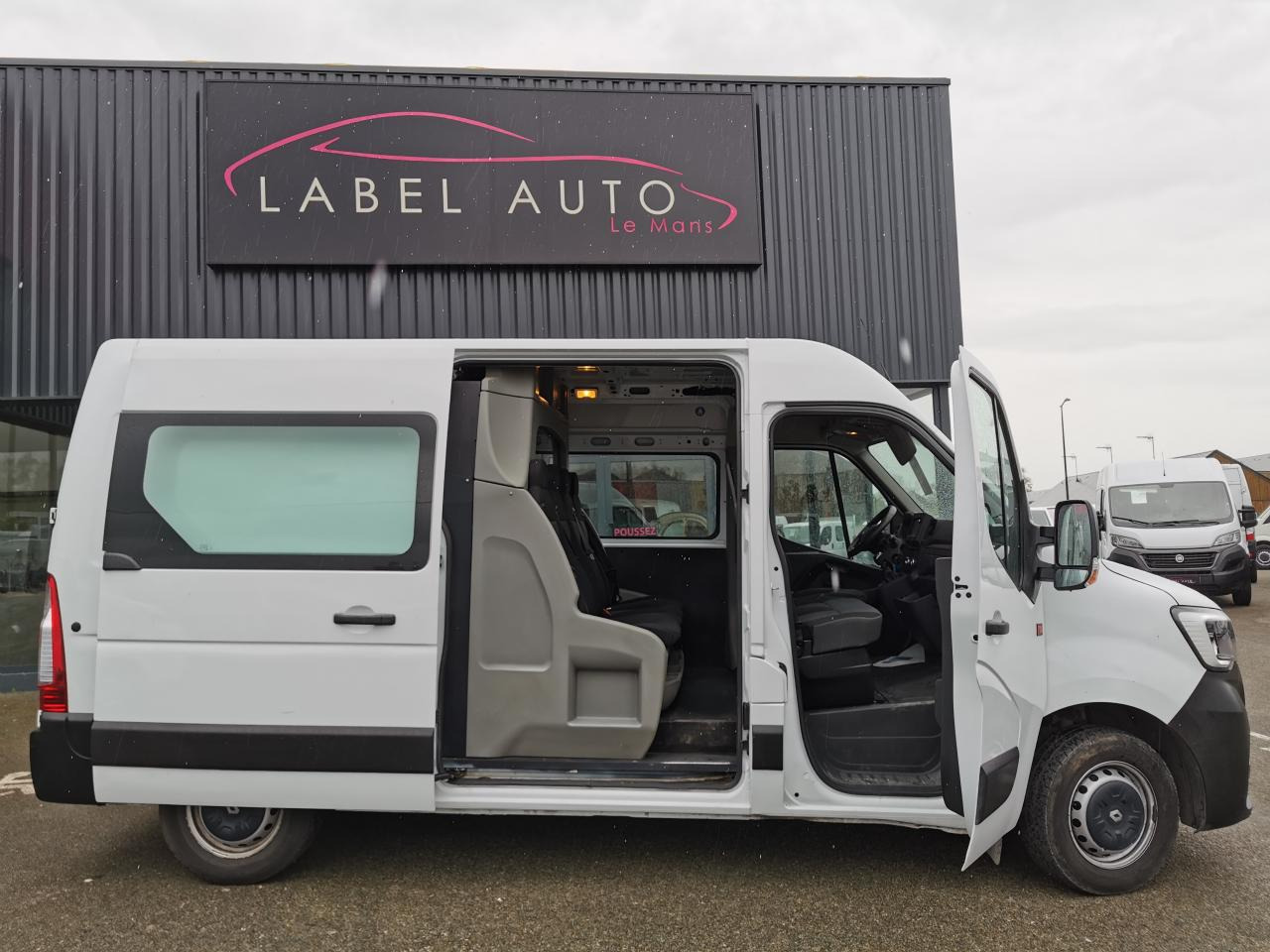 RENAULT MASTER 3T3 L2H2 2.3 DCI 135CH CONFORT CABINE APPROFONDIE - Furgon: slika 3 RENAULT MASTER 3T3 L2H2 2.3 DCI 135CH CONFORT CABINE APPROFONDIE - Furgon: slika 3