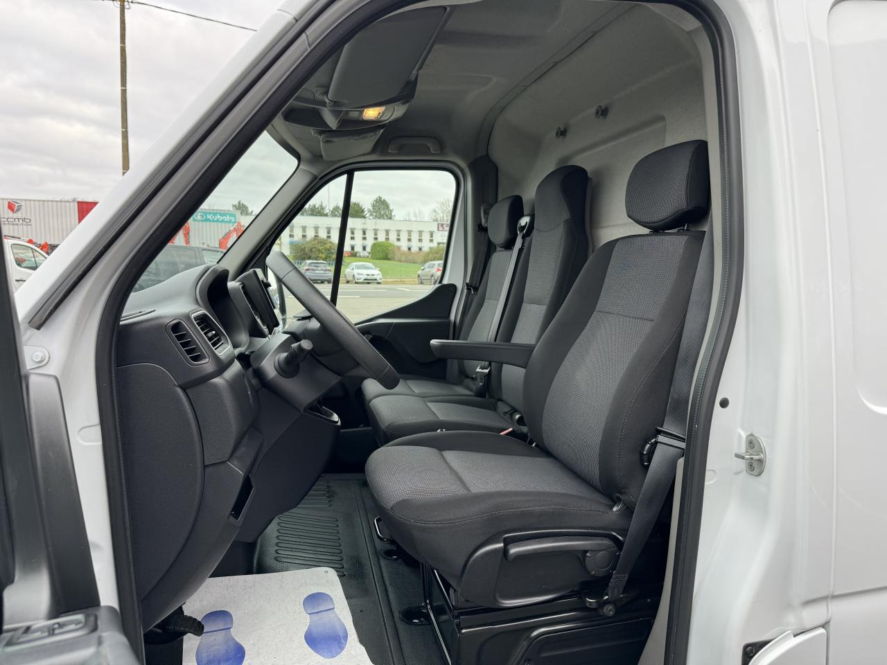 RENAULT MASTER 3T3 L2H2 2.3 DCI 135CH CONFORT - Furgon: slika 4 RENAULT MASTER 3T3 L2H2 2.3 DCI 135CH CONFORT - Furgon: slika 4