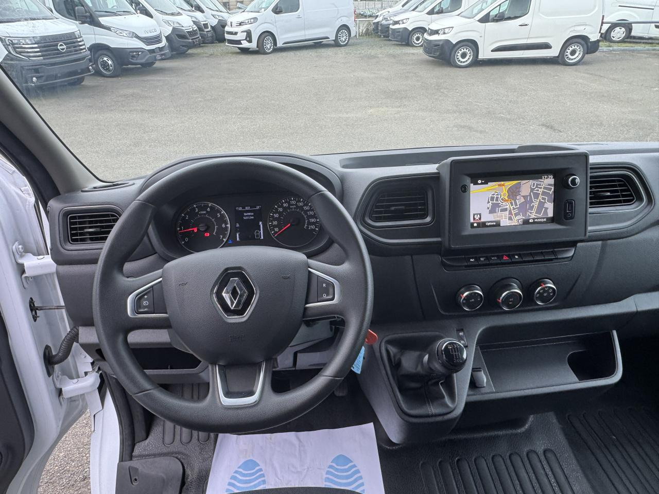 RENAULT MASTER 3T5 CAISSE 20M3 HAYON 2.3 DCI 145CH CONFORT - Dostavno vozilo z zabojnikom: slika 4 RENAULT MASTER 3T5 CAISSE 20M3 HAYON 2.3 DCI 145CH CONFORT - Dostavno vozilo z zabojnikom: slika 4