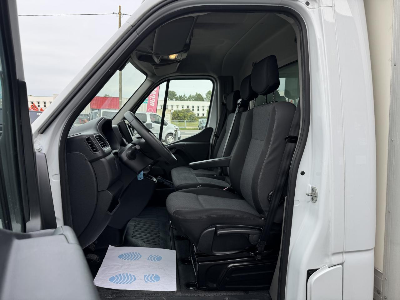 RENAULT MASTER 3T5 CAISSE 20M3 HAYON 2.3 DCI 145CH CONFORT - Dostavno vozilo z zabojnikom: slika 5 RENAULT MASTER 3T5 CAISSE 20M3 HAYON 2.3 DCI 145CH CONFORT - Dostavno vozilo z zabojnikom: slika 5