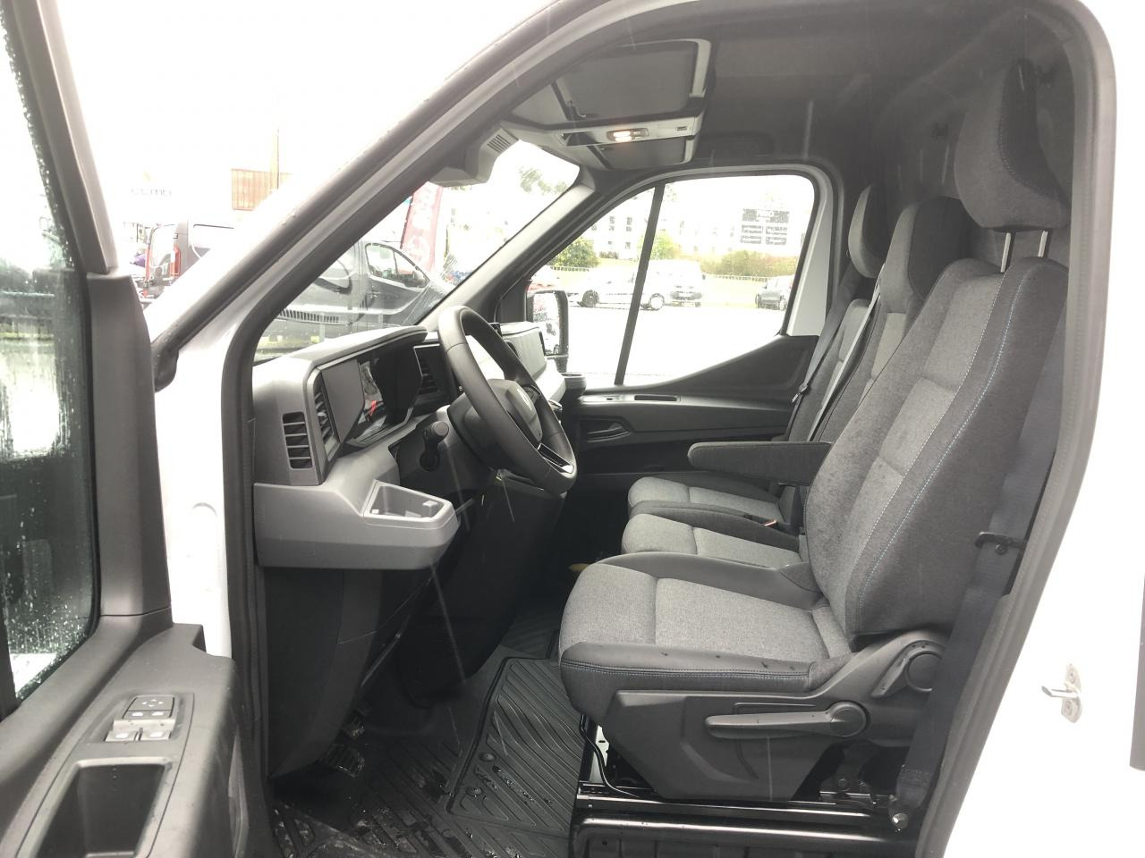 RENAULT MASTER EXTRA 3T5 L2H2 2.0 BLUE DCI 150 CH TRACTION - Furgon: slika 5 RENAULT MASTER EXTRA 3T5 L2H2 2.0 BLUE DCI 150 CH TRACTION - Furgon: slika 5