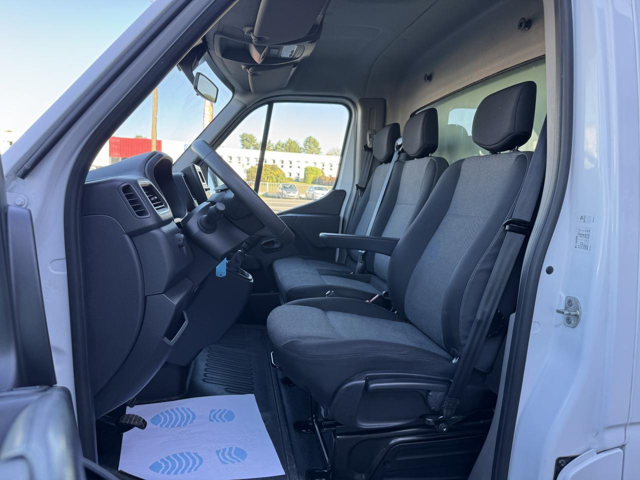 RENAULT Master Confort R3500 L2 2.3 dCi - 130 III CHASSIS CABINE Châssis Cabine L2 Propulsion PHASE 3 - Dostavno vozilo z zabojnikom: slika 4 RENAULT Master Confort R3500 L2 2.3 dCi - 130 III CHASSIS CABINE Châssis Cabine L2 Propulsion PHASE 3 - Dostavno vozilo z zabojnikom: slika 4