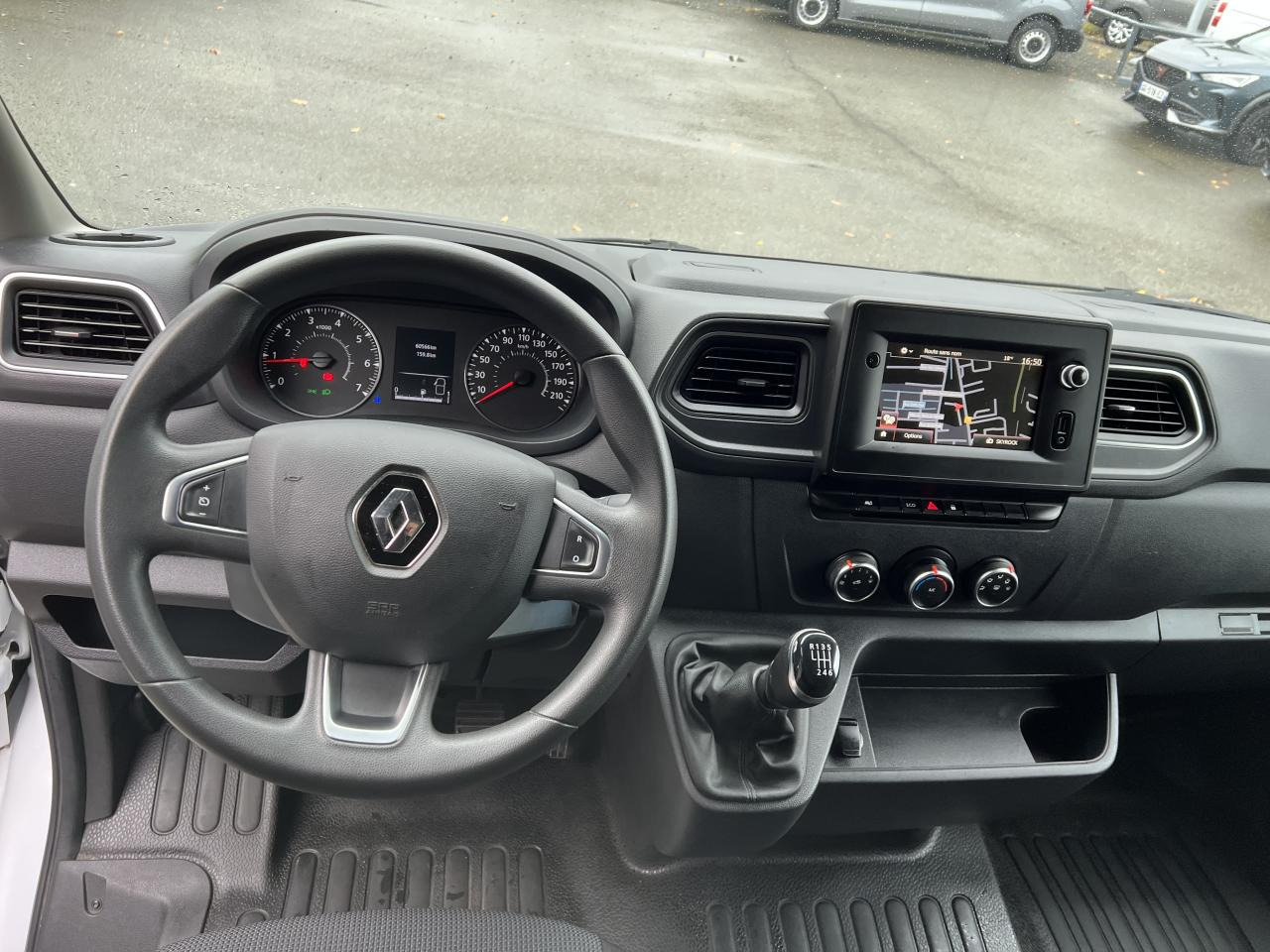 RENAULT Master Grand Confort F3300 L2H2 2.3 dCi - 135 III FOURGON Fourgon L2H2 Traction PHASE 3 - Furgon: slika 4 RENAULT Master Grand Confort F3300 L2H2 2.3 dCi - 135 III FOURGON Fourgon L2H2 Traction PHASE 3 - Furgon: slika 4