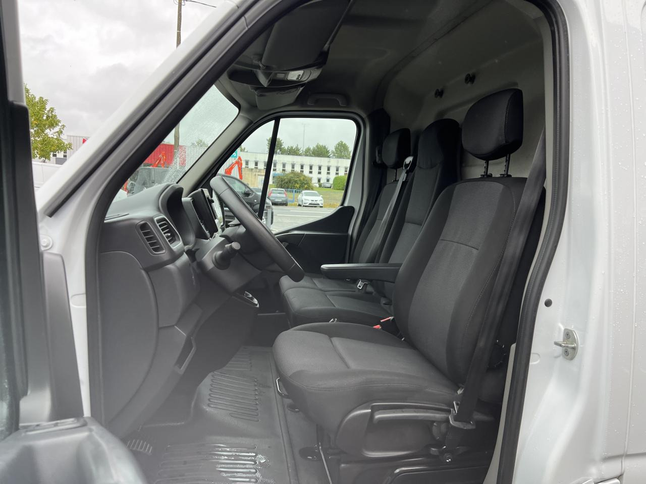 RENAULT Master Grand Confort F3300 L2H2 2.3 dCi - 135 III FOURGON Fourgon L2H2 Traction PHASE 3 - Furgon: slika 5 RENAULT Master Grand Confort F3300 L2H2 2.3 dCi - 135 III FOURGON Fourgon L2H2 Traction PHASE 3 - Furgon: slika 5