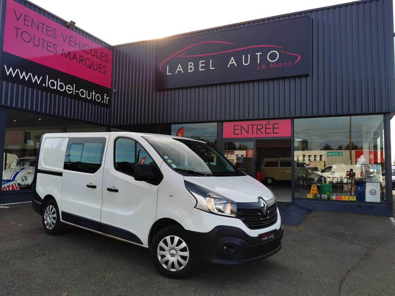 RENAULT Trafic L2H1 2.0 dCi 120ch CABINE APPROFONDIE Confort 6 places - Furgon: slika 1 RENAULT Trafic L2H1 2.0 dCi 120ch CABINE APPROFONDIE Confort 6 places - Furgon: slika 1