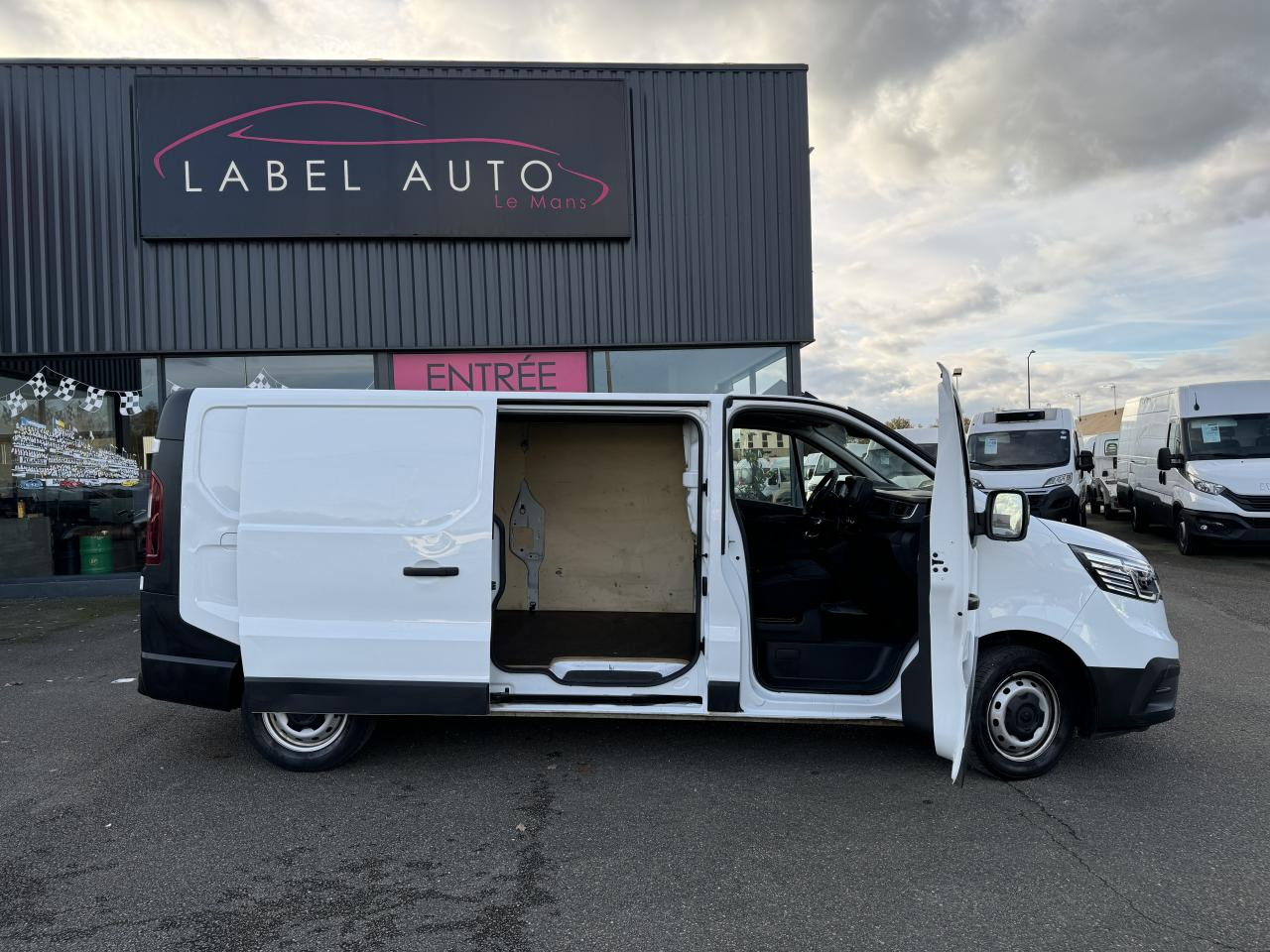 RENAULT Trafic L2H1 3000 Kg 2.0 Blue dCi - 130 III FOURGON Fourgon Grand Confort L2H1 PHASE 3 - Furgon: slika 1 RENAULT Trafic L2H1 3000 Kg 2.0 Blue dCi - 130 III FOURGON Fourgon Grand Confort L2H1 PHASE 3 - Furgon: slika 1