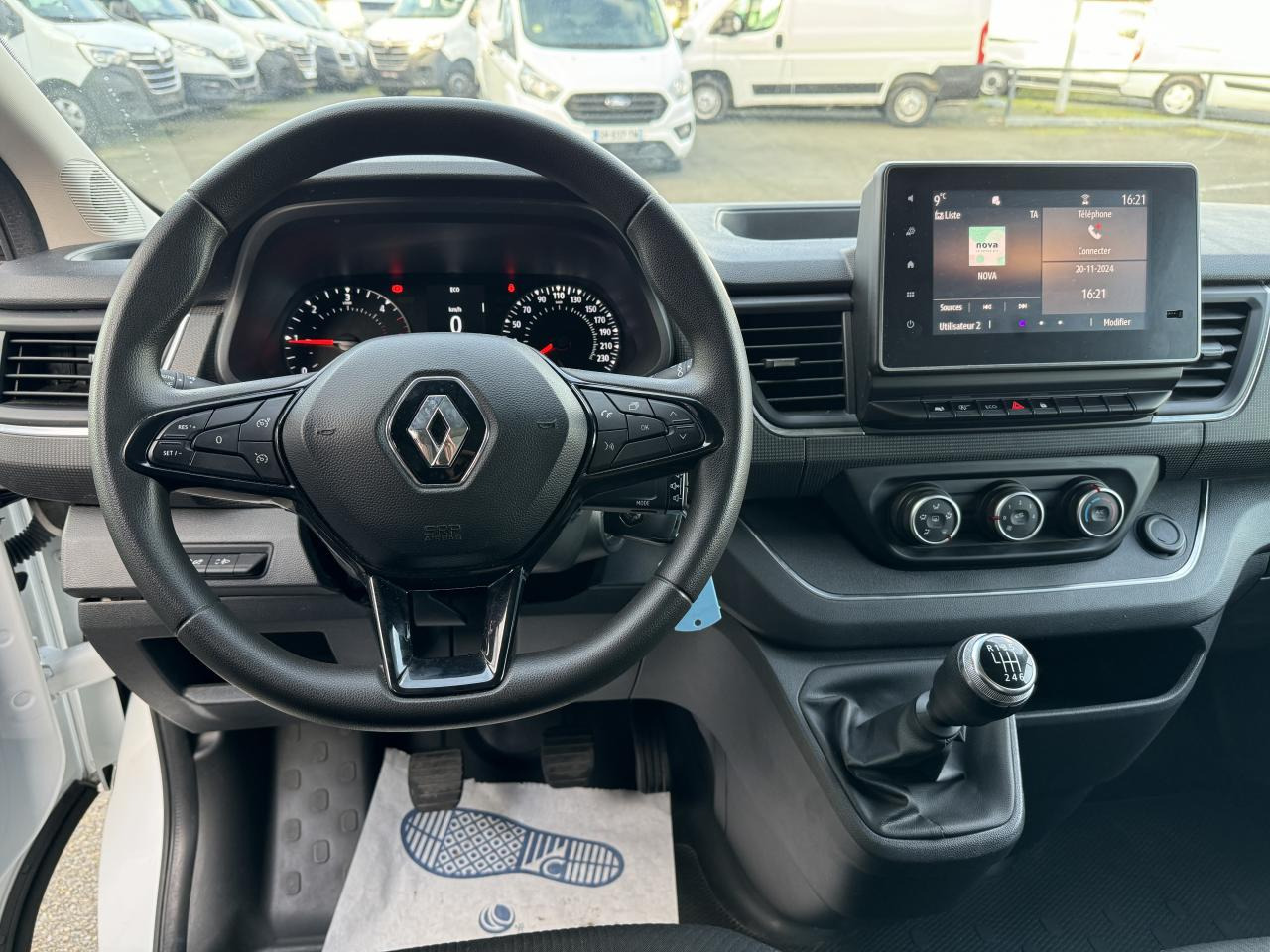 RENAULT Trafic L2H1 3000 Kg 2.0 Blue dCi - 130 III FOURGON Fourgon Grand Confort L2H1 PHASE 3 - Furgon: slika 4 RENAULT Trafic L2H1 3000 Kg 2.0 Blue dCi - 130 III FOURGON Fourgon Grand Confort L2H1 PHASE 3 - Furgon: slika 4
