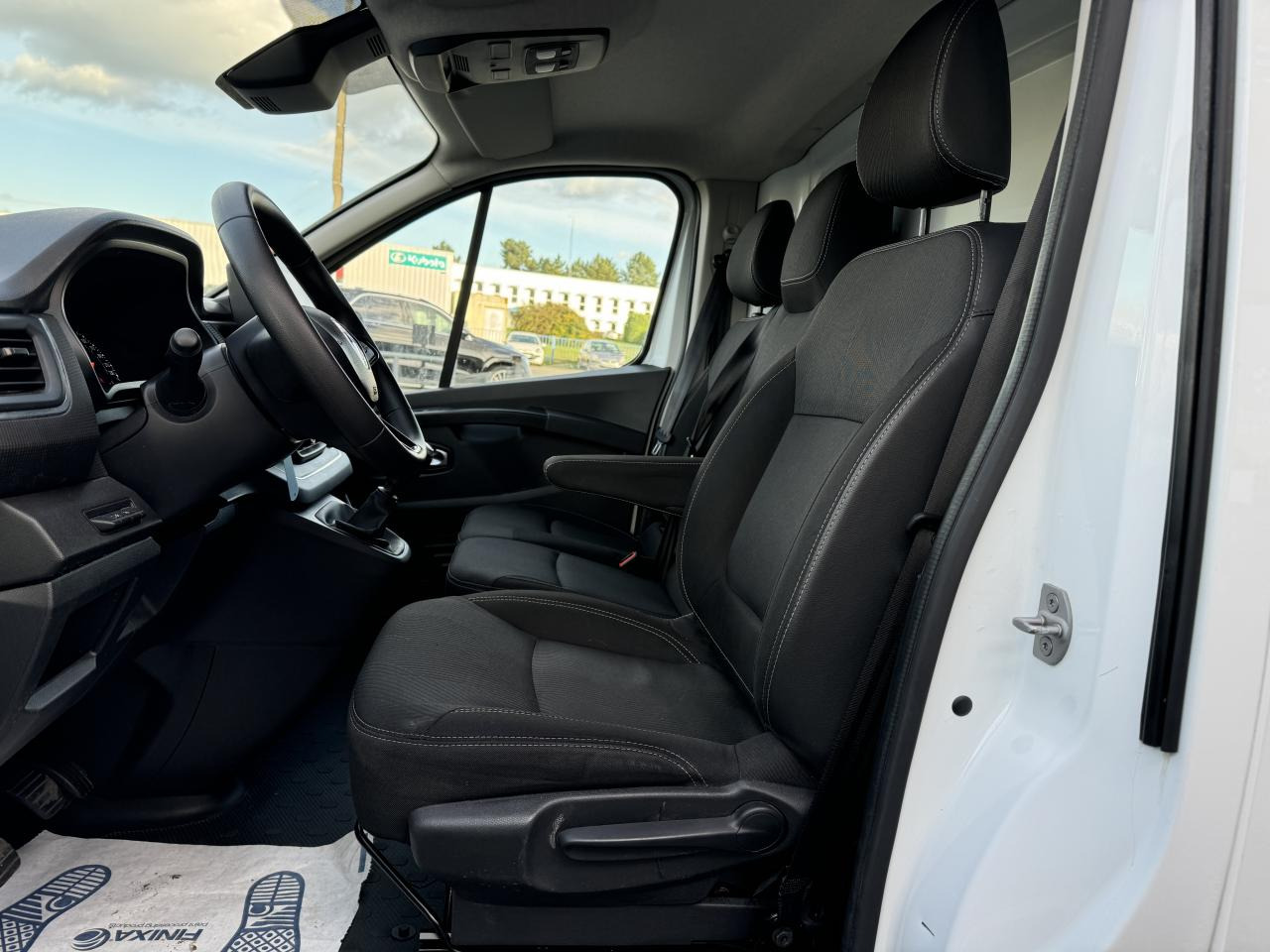 RENAULT Trafic L2H1 3000 Kg 2.0 Blue dCi - 130 III FOURGON Fourgon Grand Confort L2H1 PHASE 3 - Furgon: slika 5 RENAULT Trafic L2H1 3000 Kg 2.0 Blue dCi - 130 III FOURGON Fourgon Grand Confort L2H1 PHASE 3 - Furgon: slika 5