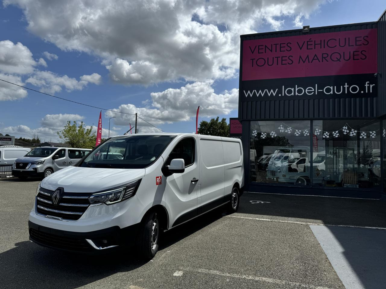RENAULT Trafic L2H1 3000 Kg 2.0 Blue dCi - 170 2024 III FOURGON Fourgon Advance L2H1 PHASE 3 - Furgon: slika 3 RENAULT Trafic L2H1 3000 Kg 2.0 Blue dCi - 170 2024 III FOURGON Fourgon Advance L2H1 PHASE 3 - Furgon: slika 3
