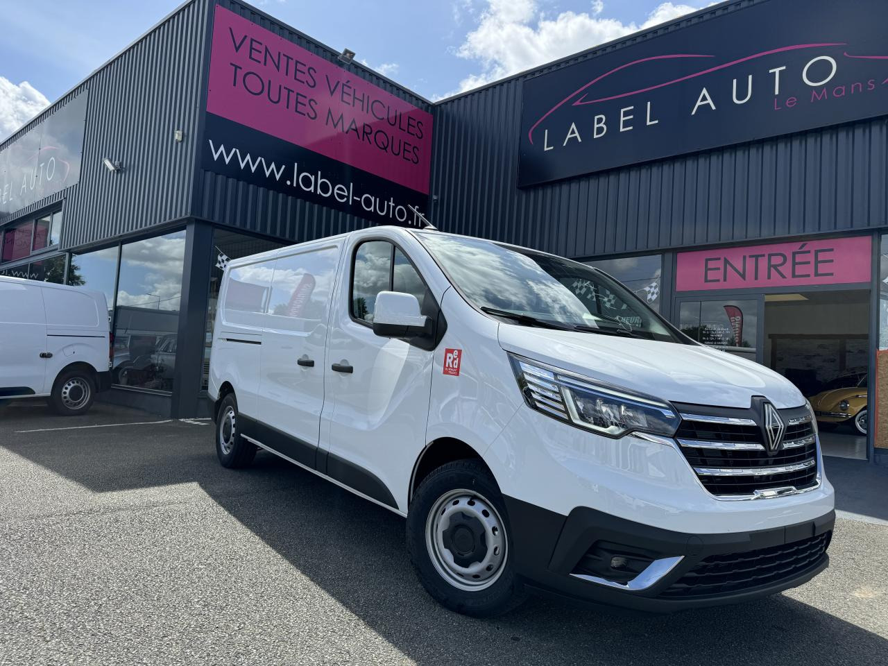 RENAULT Trafic L2H1 3000 Kg 2.0 Blue dCi - 170 2024 III FOURGON Fourgon Advance L2H1 PHASE 3 - Furgon: slika 3 RENAULT Trafic L2H1 3000 Kg 2.0 Blue dCi - 170 2024 III FOURGON Fourgon Advance L2H1 PHASE 3 - Furgon: slika 3