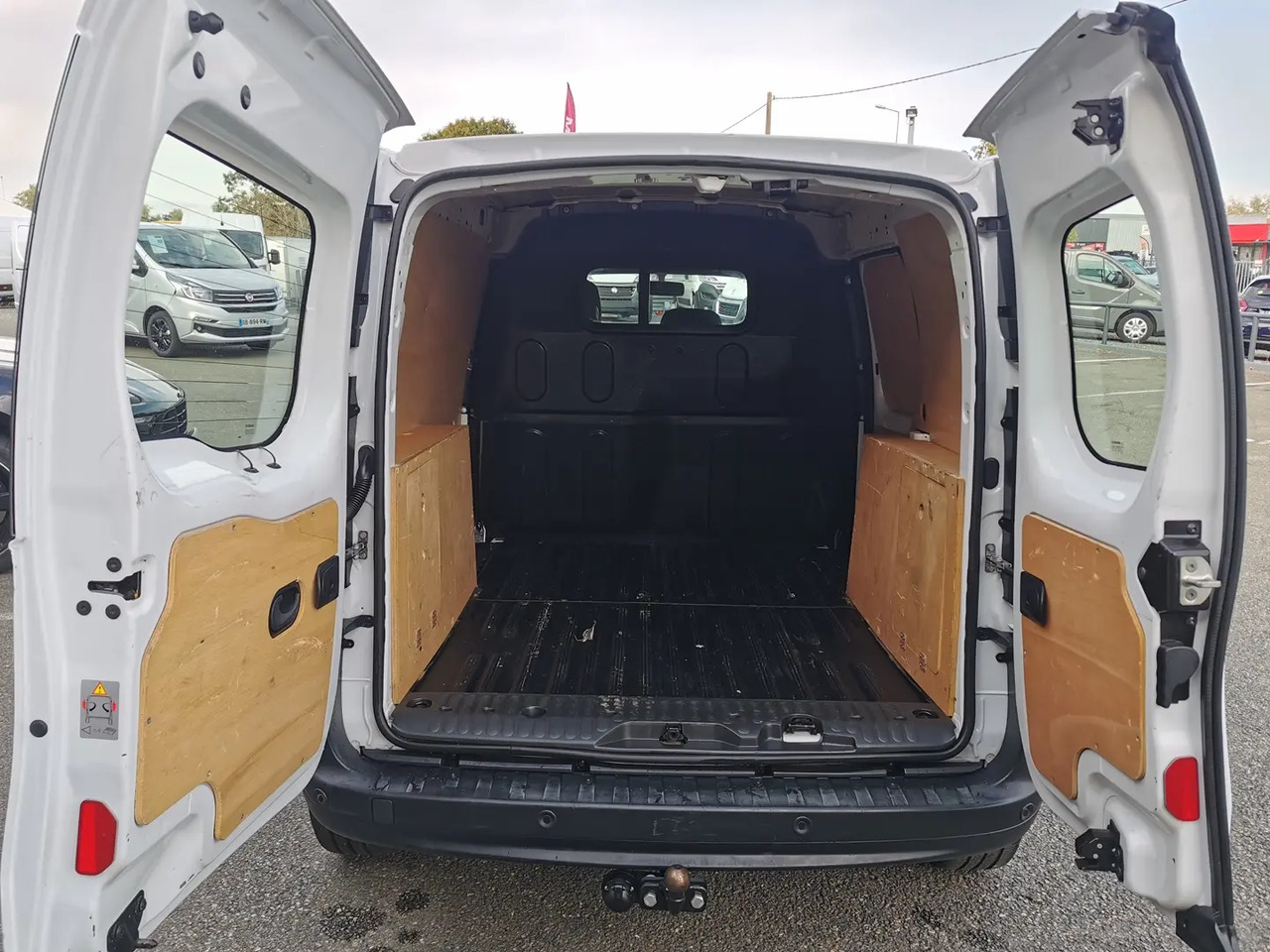 Renault Kangoo 1.5 BLUE DCI 80CH GRAND CONFORT 5CV - Furgon: slika 5 Renault Kangoo 1.5 BLUE DCI 80CH GRAND CONFORT 5CV - Furgon: slika 5