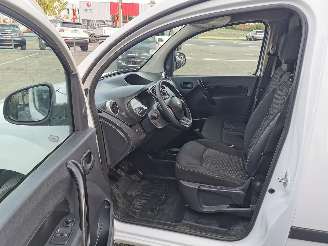 Renault Kangoo 1.5 BLUE DCI 80CH GRAND CONFORT 5CV - Furgon: slika 4 Renault Kangoo 1.5 BLUE DCI 80CH GRAND CONFORT 5CV - Furgon: slika 4