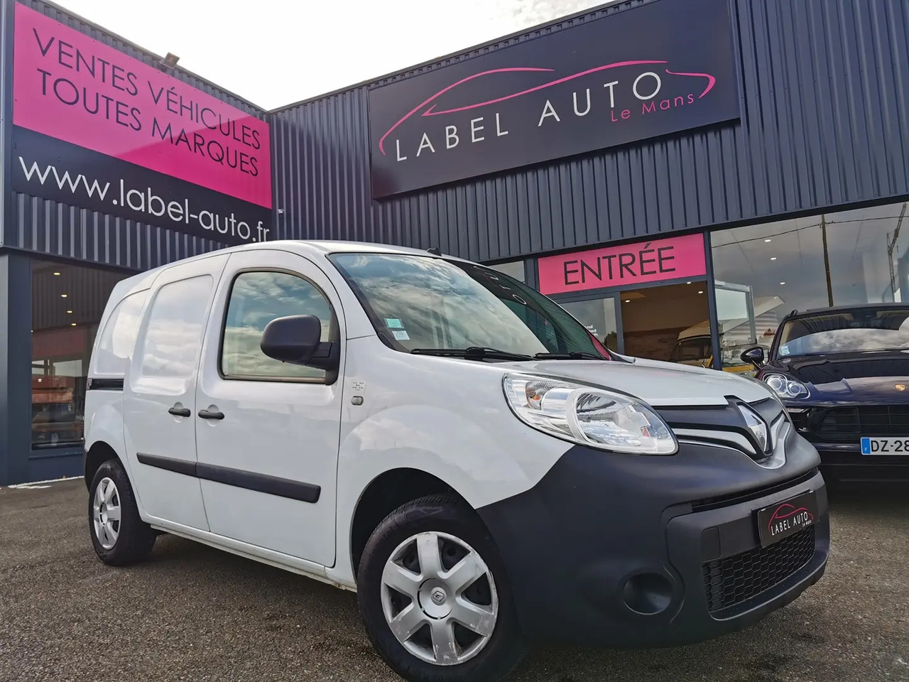 Renault Kangoo 1.5 BLUE DCI 80CH GRAND CONFORT 5CV - Furgon: slika 1 Renault Kangoo 1.5 BLUE DCI 80CH GRAND CONFORT 5CV - Furgon: slika 1