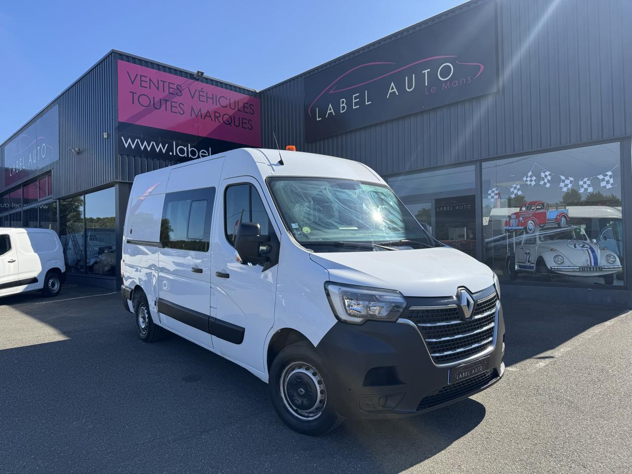 Renault Master 7 PLACES Confort F3300 L2H2 2.3 dCi - 135 III CABINE APPROFONDIE Cabine approfondie L2H2 Tra - Dostavno vozilo z dvojno kabino: slika 2 Renault Master 7 PLACES Confort F3300 L2H2 2.3 dCi - 135 III CABINE APPROFONDIE Cabine approfondie L2H2 Tra - Dostavno vozilo z dvojno kabino: slika 2