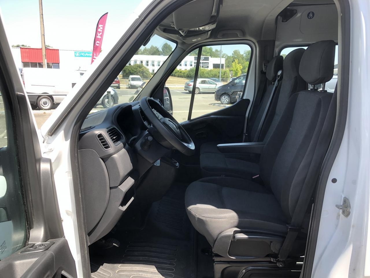 Renault Master F3300 L2H2 2.3 DCI 135CH CABINE APPROFONDIE CONFORT 7 PLACES - Dostavno vozilo z dvojno kabino: slika 4 Renault Master F3300 L2H2 2.3 DCI 135CH CABINE APPROFONDIE CONFORT 7 PLACES - Dostavno vozilo z dvojno kabino: slika 4