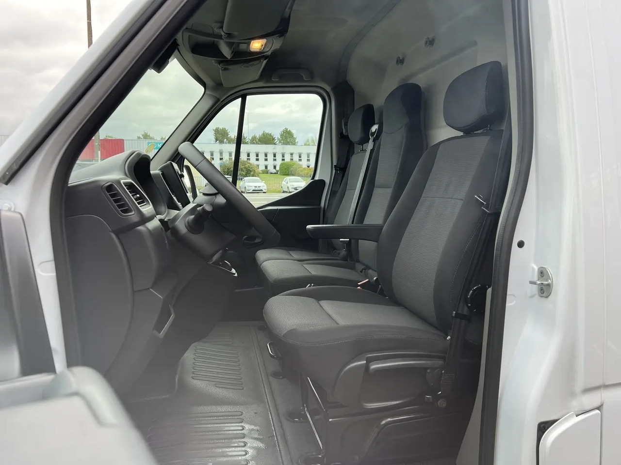 Renault Master F3300 L2H2 2.3 DCI 135CH GRAND CONFORT E6 - Furgon: slika 5 Renault Master F3300 L2H2 2.3 DCI 135CH GRAND CONFORT E6 - Furgon: slika 5